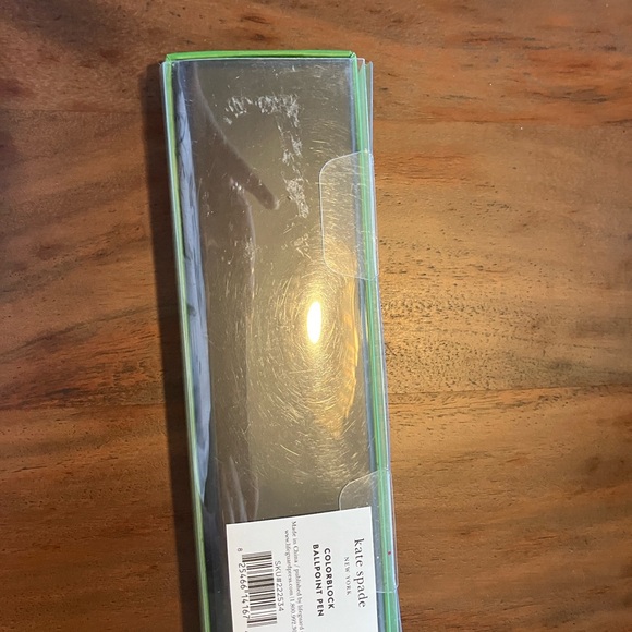 Kate Spade Black and Pink Pen with Green Box - Picture 3 of 4